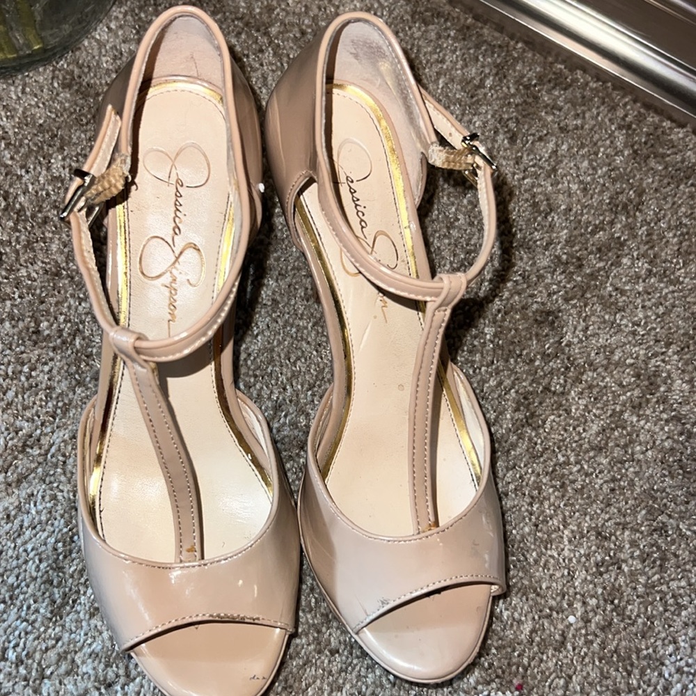 Jessica Simpson nude patent leather high heels dress shoes 4.75” heel height 8.5 - Picture 8 of 12